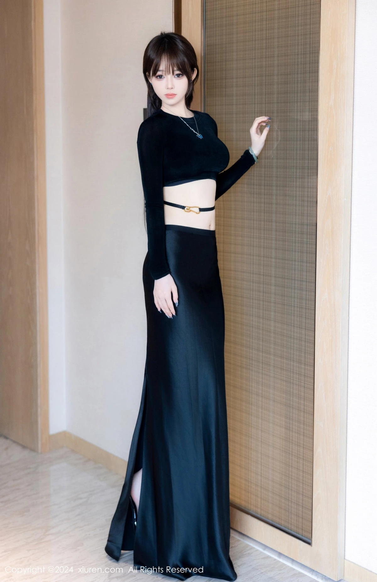 秀人集.com_[XiuRen秀人网]No.8661_模特奶瓶性感黑色上衣配黑色长裙露粉黑内衣秀曼妙身姿诱惑写真83P