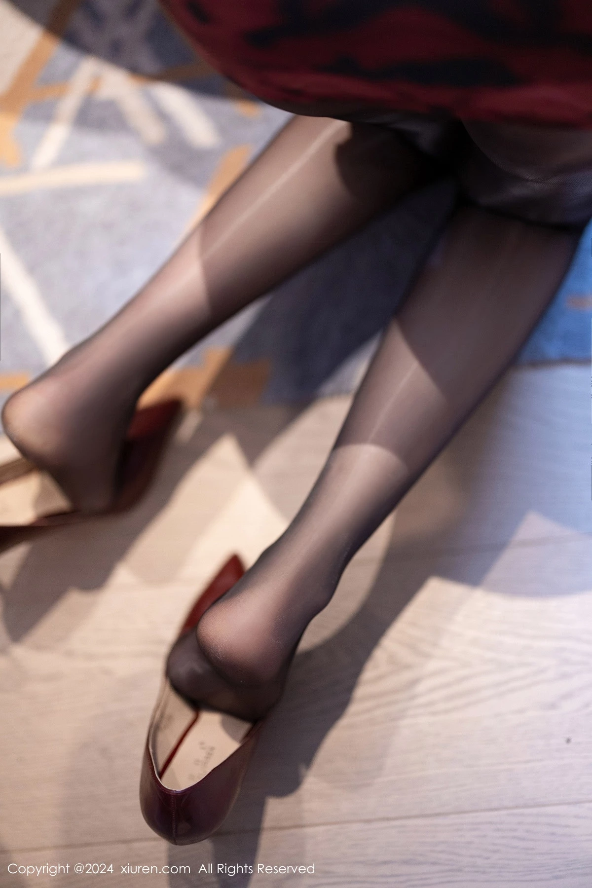 秀人集.com_[XiuRen秀人网]No.8664_女神徐莉芝Booty性感浅红色连衣短裙配闪亮黑丝秀美腿诱惑写真88P