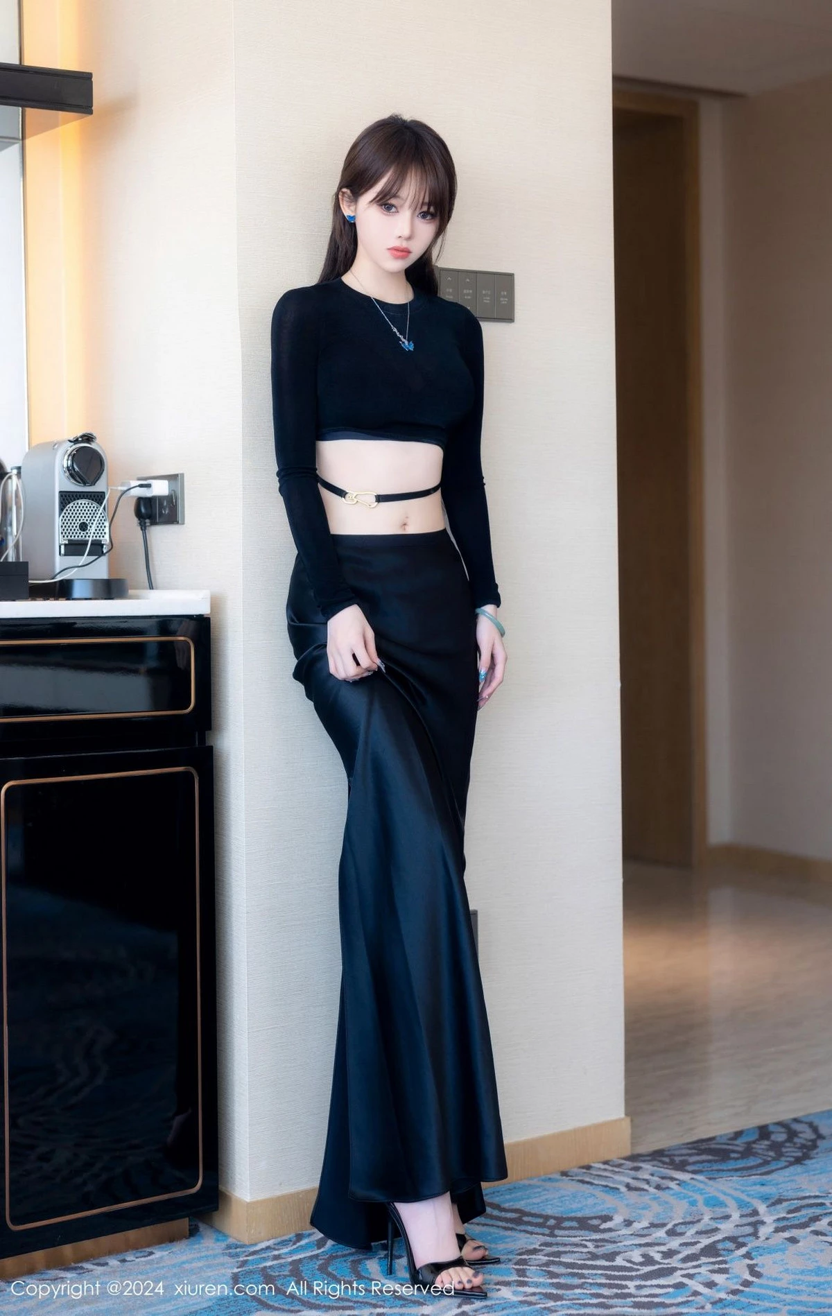 秀人集.com_[XiuRen秀人网]No.8661_模特奶瓶性感黑色上衣配黑色长裙露粉黑内衣秀曼妙身姿诱惑写真83P