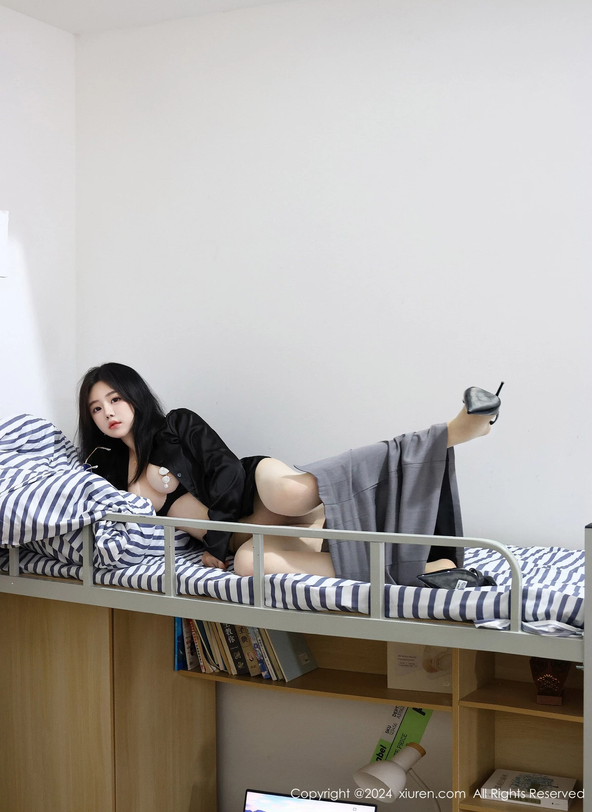 秀人集.com_[XiuRen秀人网]No.8674_模特小薯条nienie宿舍场景性感OL服饰配肉丝秀曼妙身姿诱惑写真83P