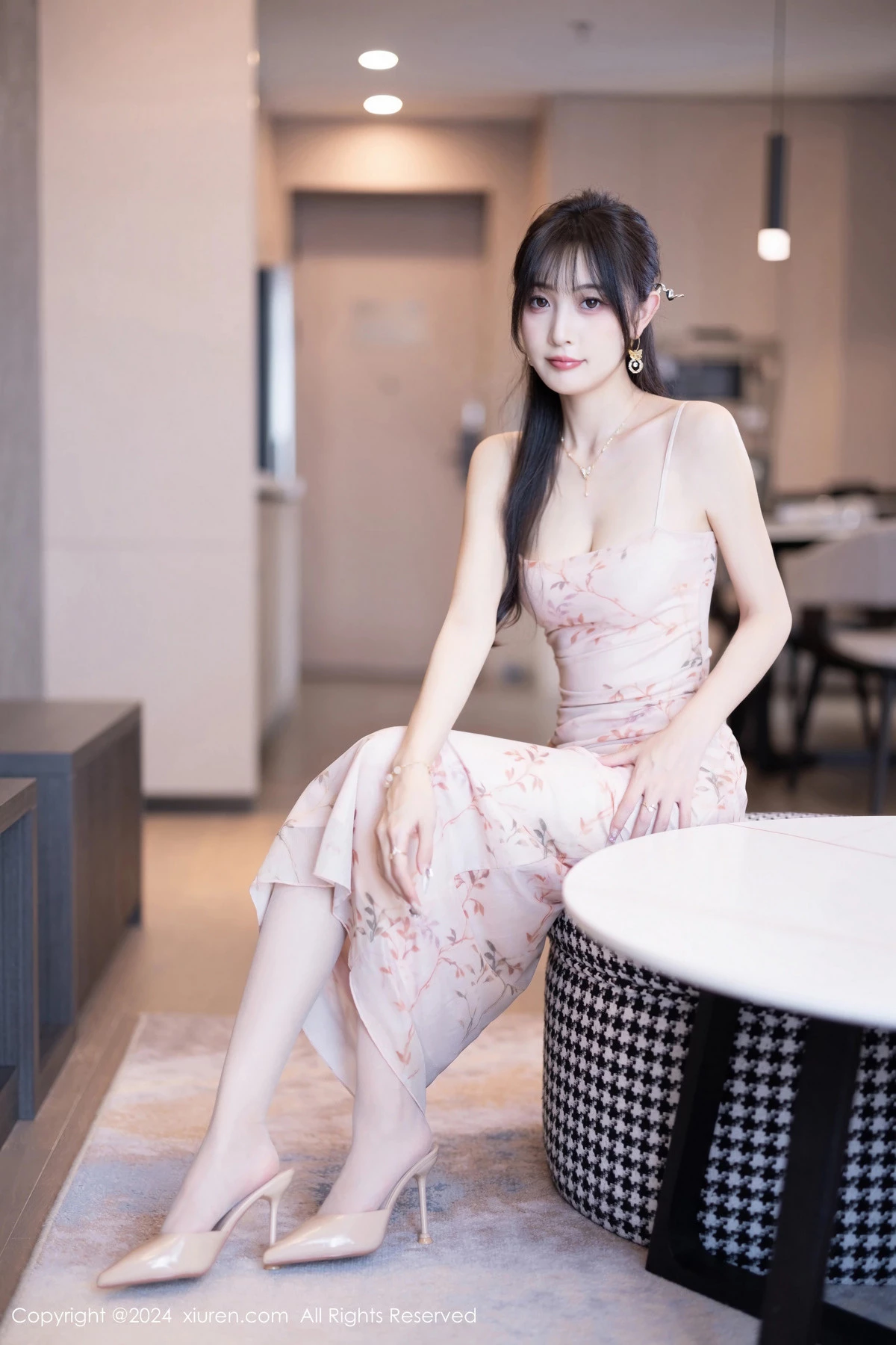 秀人集.com_[XiuRen秀人网]No.8682_模特林星阑性感浅粉色连衣裙+灰色连体内衣秀曼妙身姿诱惑写真82P