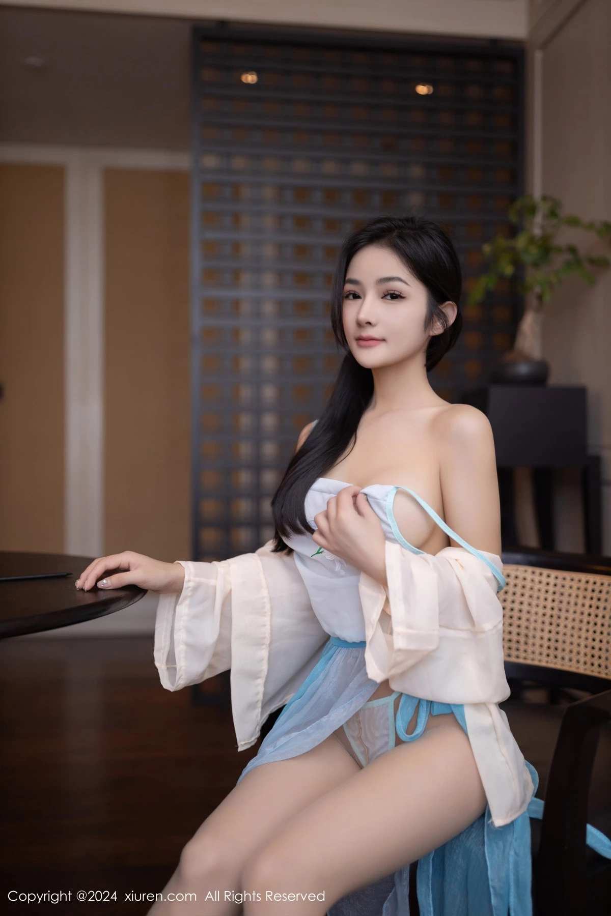 秀人集.com_[XiuRen秀人网]No.8691_模特谭小灵性感浅蓝色古风服饰配超薄肉丝秀丰腴身材诱惑写真80P