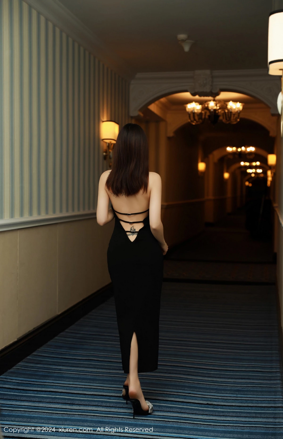 秀人集.com_[XiuRen秀人网]No.8685_模特佘贝拉Bella性感白色连衣裙配珍珠情趣内衣秀完美身材写真65P