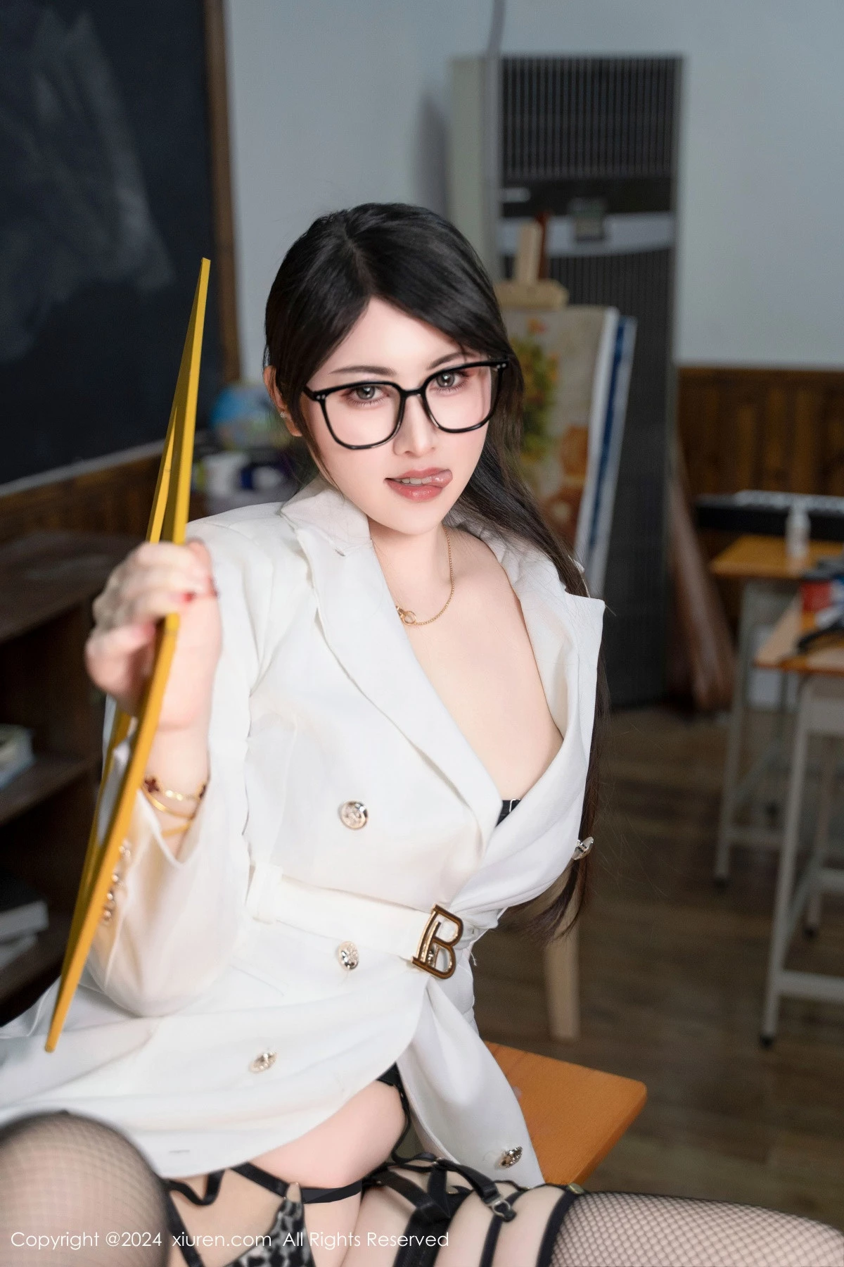 秀人集.com_[XiuRen秀人网]No.8694_模特诗诗kiki教室场景豹纹情趣内衣配黑丝袜秀丰腴身材诱惑写真94P