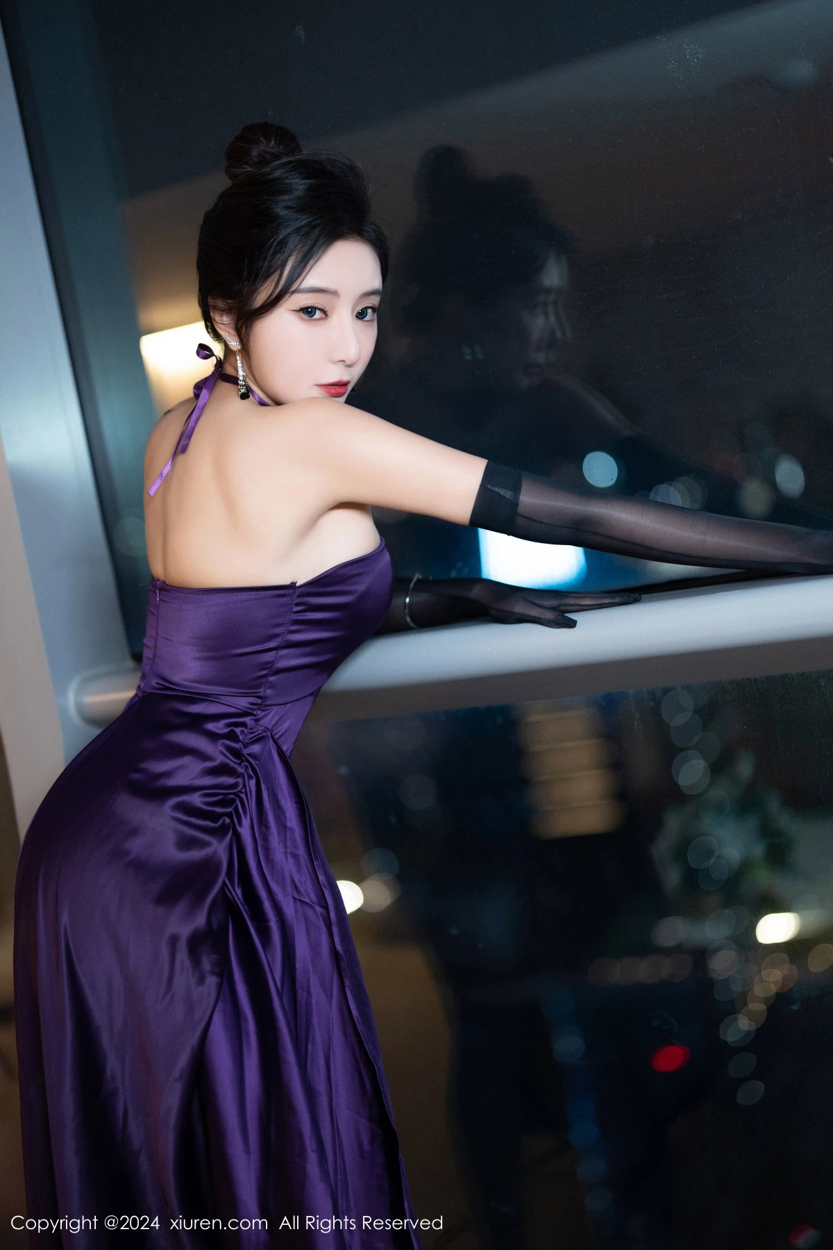 秀人集.com_[XiuRen秀人网]No.8698_女神王馨瑶yanni性感紫色露肩连衣裙配紫丝袜秀完美身材诱惑写真80P