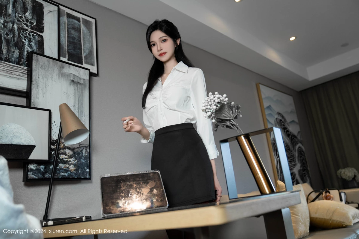 秀人集.com_[XiuRen秀人网]No.8697_模特程程程性感OL服饰露紫色内衣配黑丝袜秀苗条身材迷人写真93P