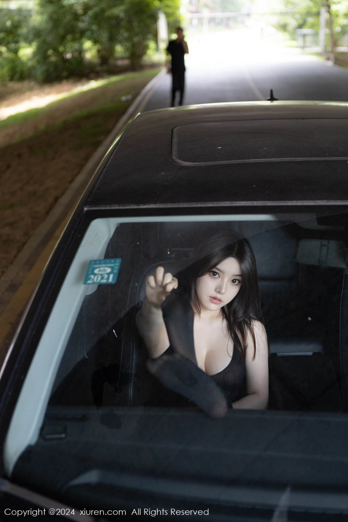 秀人集.com_[XiuRen秀人网]No.8708_模特豆瓣酱车内场景性感薄透连体黑丝秀丰满身材惹火诱惑写真104P