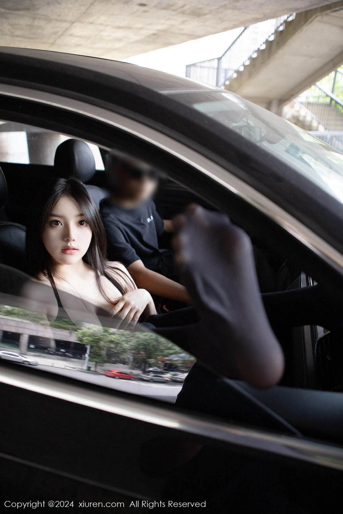 秀人集.com_[XiuRen秀人网]No.8708_模特豆瓣酱车内场景性感薄透连体黑丝秀丰满身材惹火诱惑写真104P