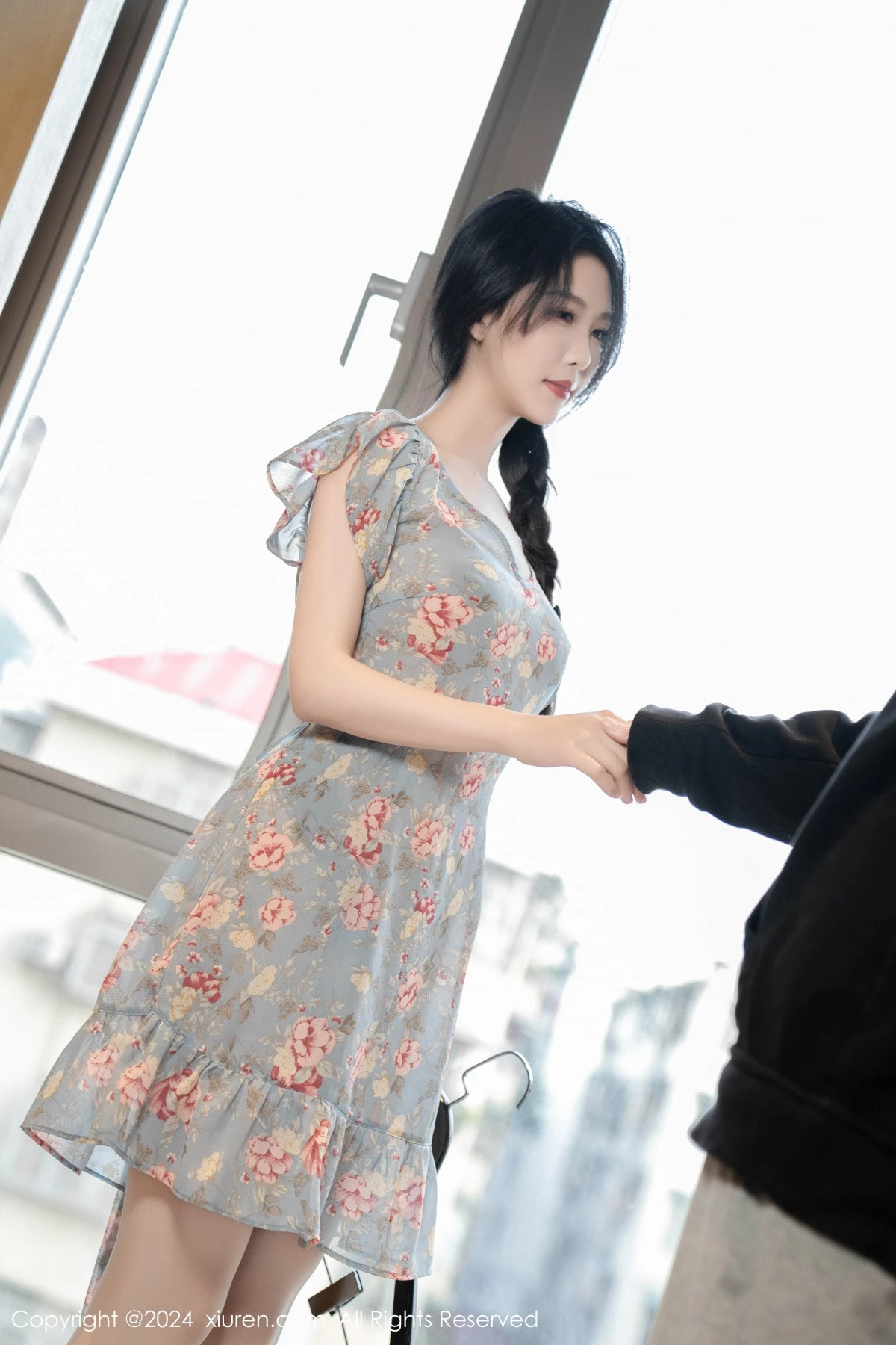 秀人集.com_[XiuRen秀人网]No.8704_模特利世性感花纹图案连衣短裙配超薄肉丝秀曼妙身姿诱惑写真80P