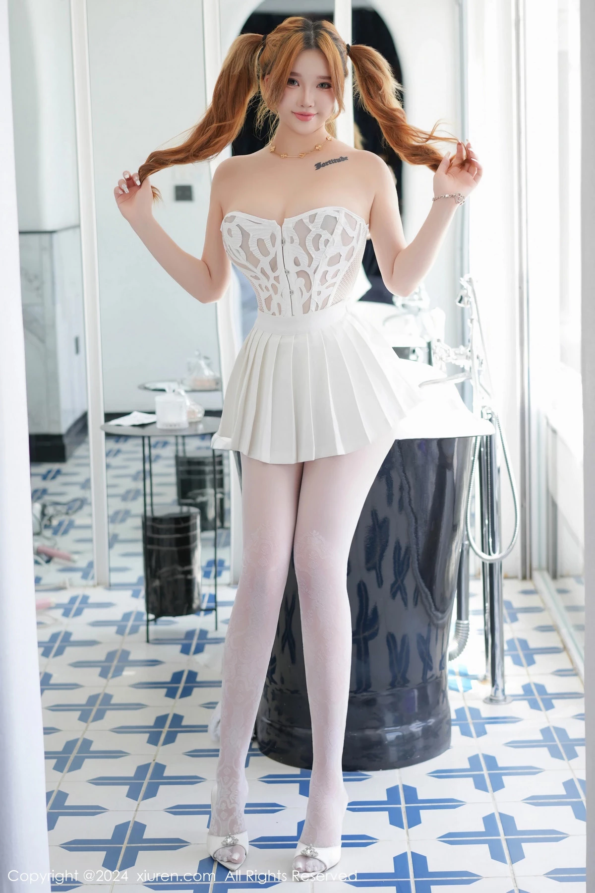 秀人集.com_[XiuRen秀人网]No.8771_模特小海臀Rena浴室性感白色轻透服饰配超薄白丝秀美腿诱惑写真60P