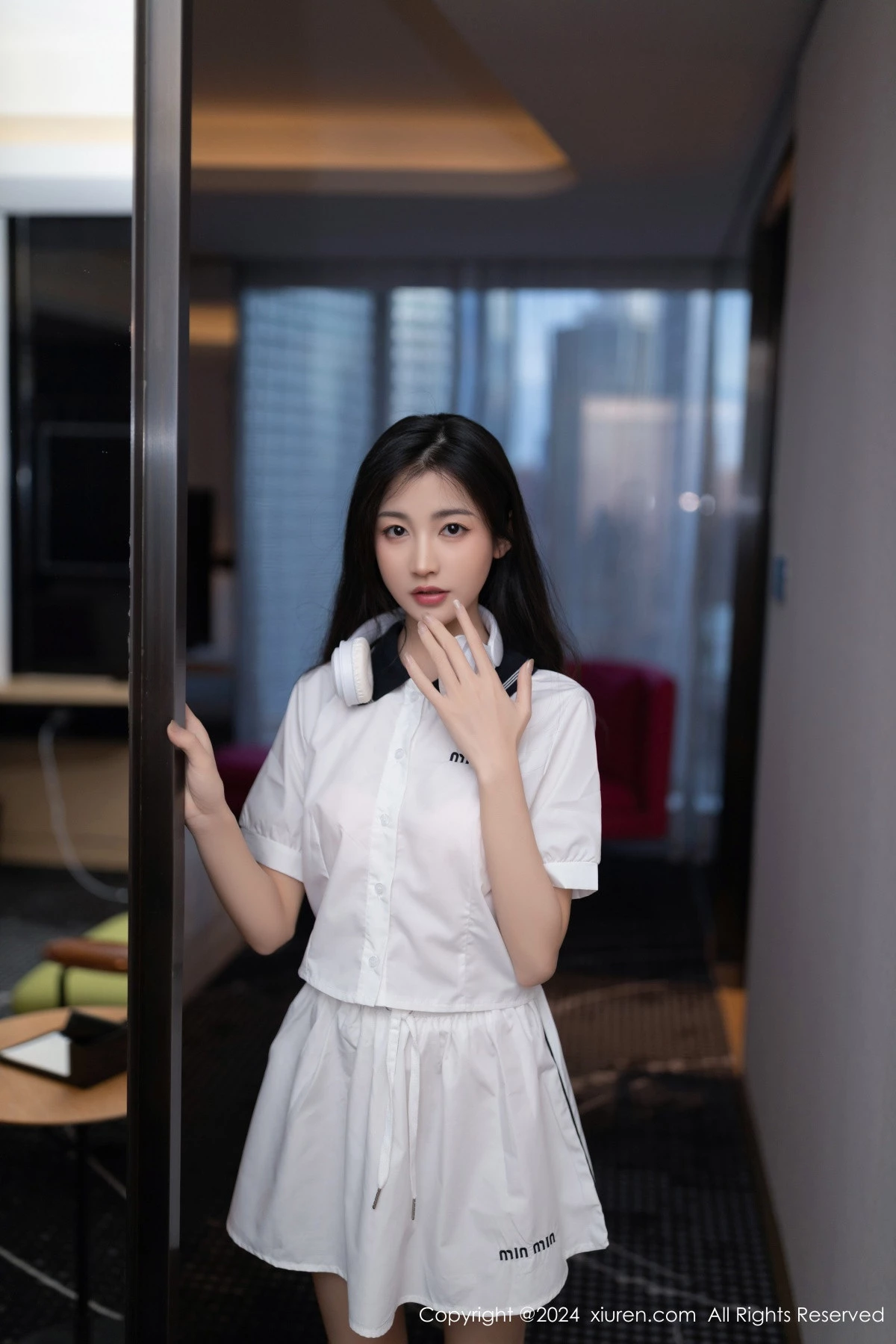 秀人集.com_[XiuRen秀人网]No.8793_模特鱼尾fish性感白色短裙套装露粉色内衣秀曼妙身姿迷人写真80P