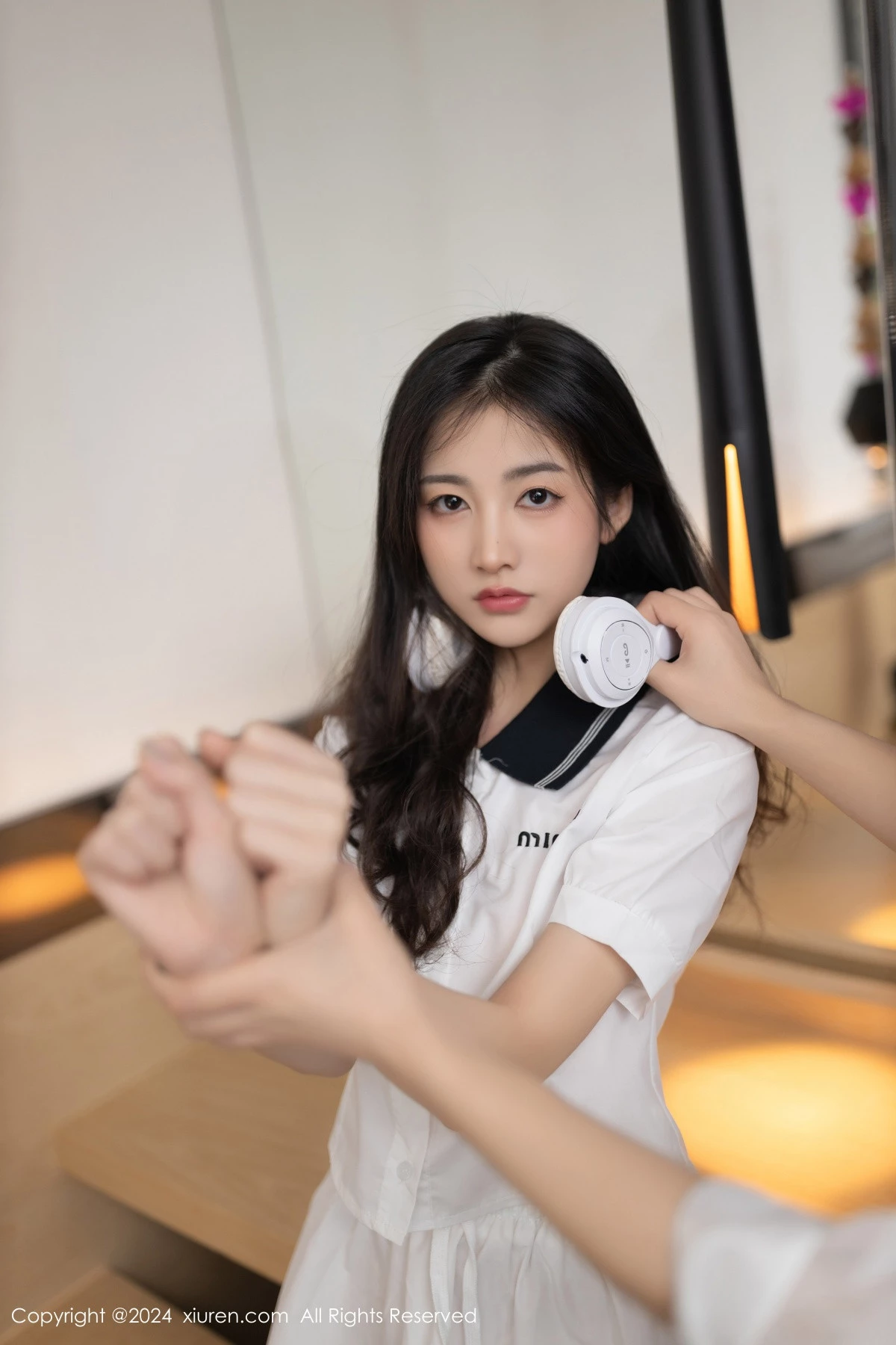 秀人集.com_[XiuRen秀人网]No.8793_模特鱼尾fish性感白色短裙套装露粉色内衣秀曼妙身姿迷人写真80P