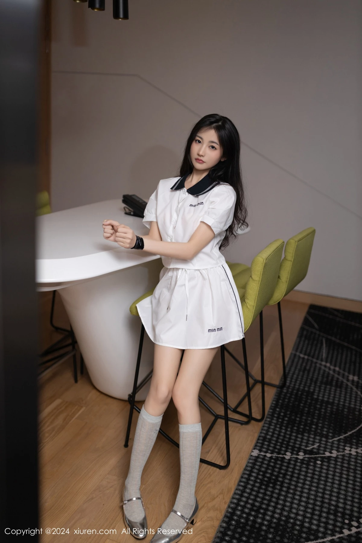 秀人集.com_[XiuRen秀人网]No.8793_模特鱼尾fish性感白色短裙套装露粉色内衣秀曼妙身姿迷人写真80P