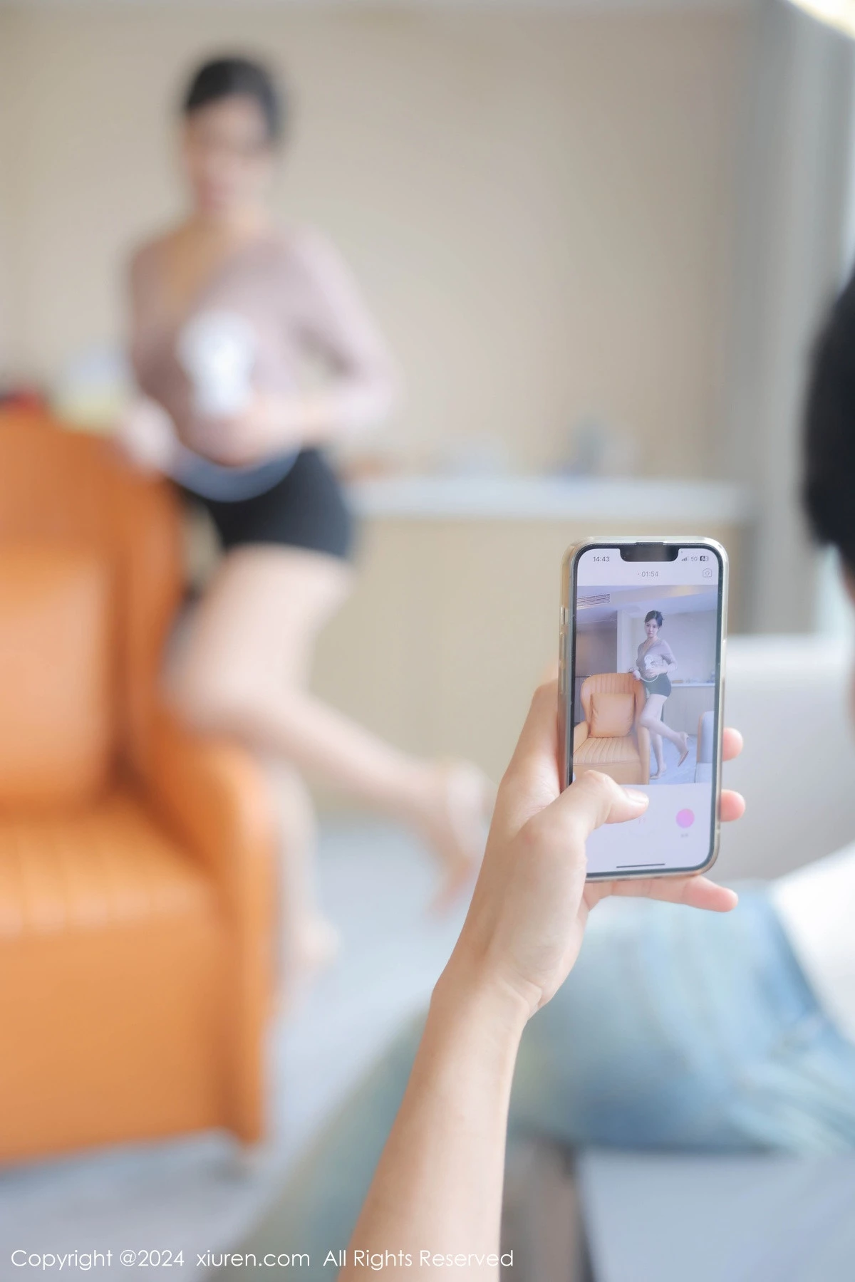 秀人集.com_[XiuRen秀人网]No.8798_模特金小依性感浅粉上衣配黑短裙露超薄肉丝秀惹火身材诱惑写真76P