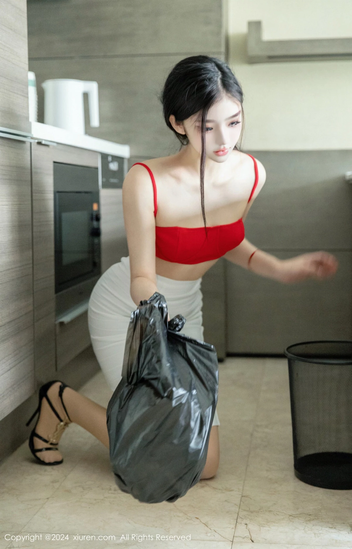 秀人集.com_[XiuRen秀人网]No.8794_模特龙雪儿红色情趣内衣配白短裙露超薄肉丝秀白嫩美腿诱惑写真51P