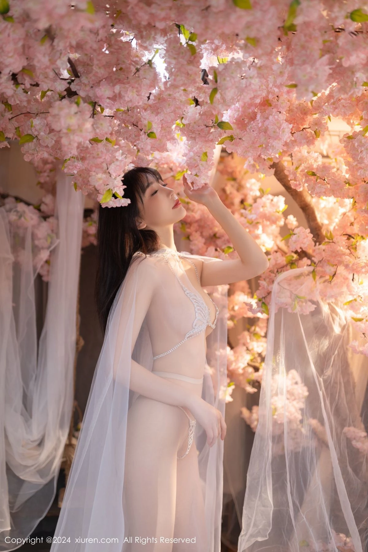 秀人集.com_[XiuRen秀人网]No.8807_模特陆萱萱性感白色轻透网纱配白色珍珠内衣秀惹火身材诱惑写真80P