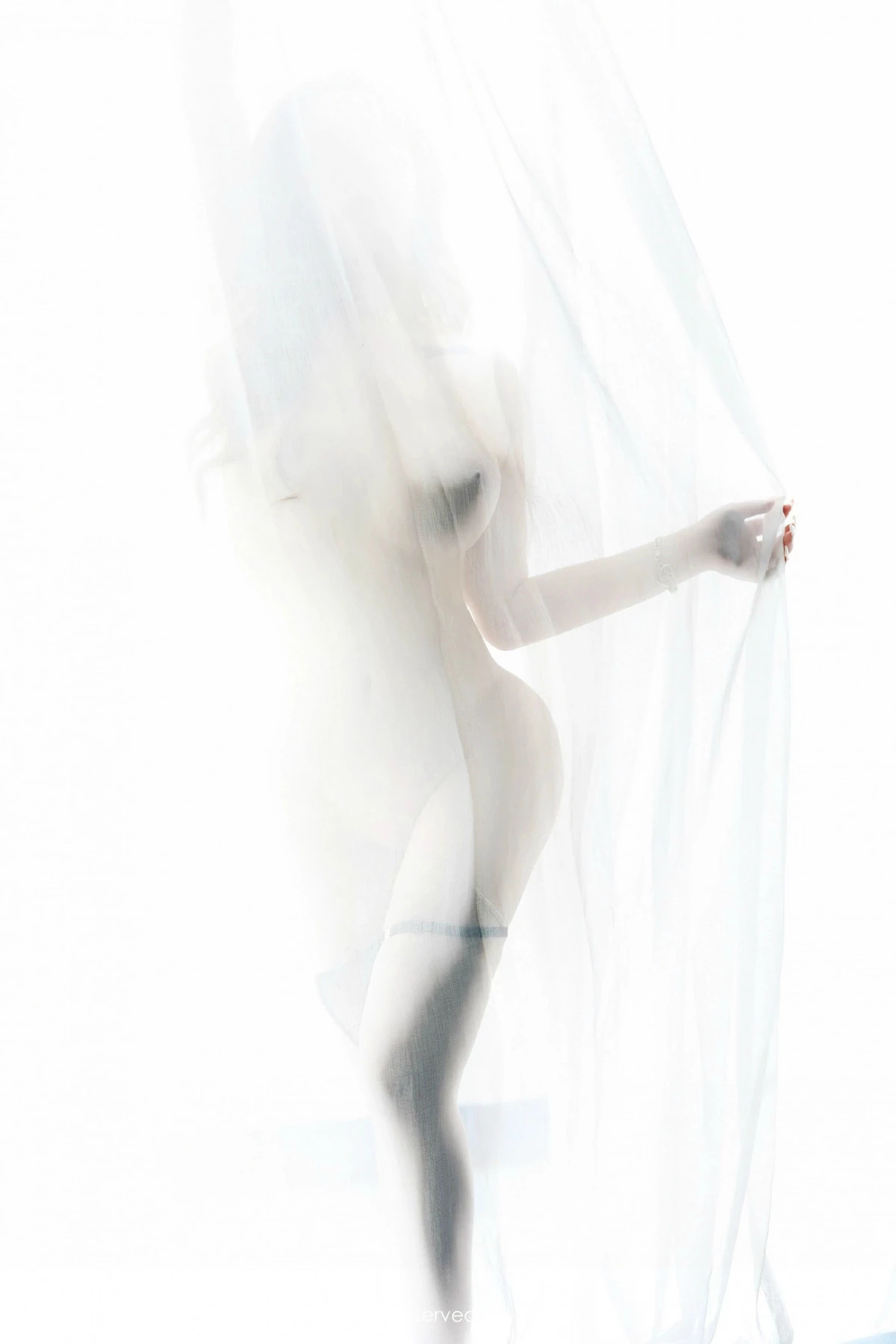 秀人集.com_[XiuRen秀人网]No.8813_模特小海臀Rena性感浅色连衣短裙配白丝袜秀丰满身材诱惑写真71P