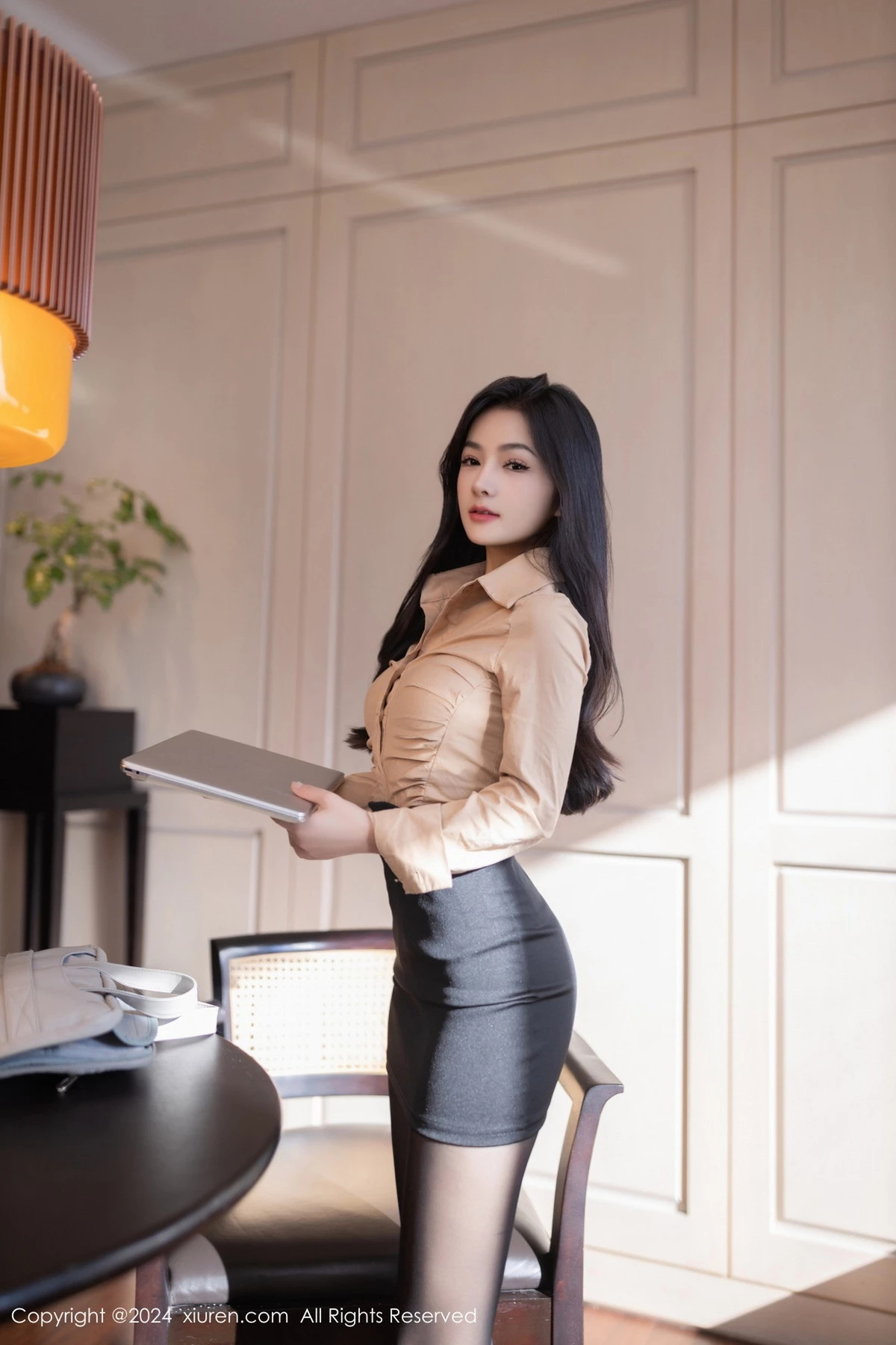 秀人集.com_[XiuRen秀人网]No.8835_模特谭小灵性感OL服饰露超薄连体黑丝秀丰腴惹火身材诱惑写真80P