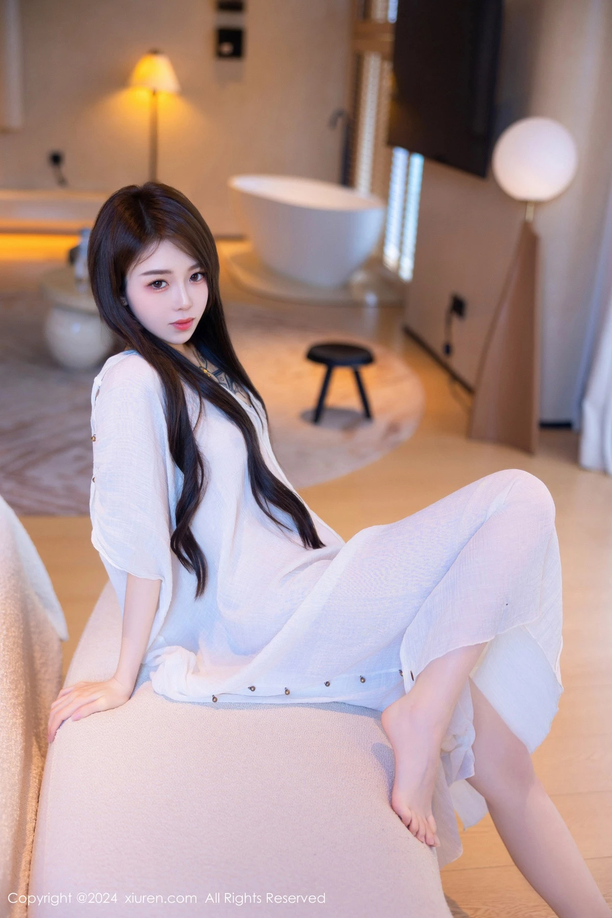 秀人集.com_[XiuRen秀人网]No.8842_新人模特夏竹性感浅色连衣裙+白色薄纱服饰秀曼妙身姿诱惑写真83P