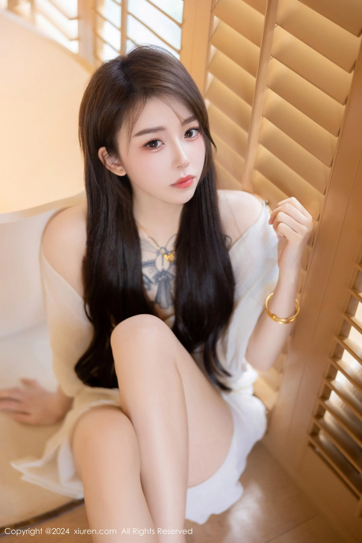 秀人集.com_[XiuRen秀人网]No.8842_新人模特夏竹性感浅色连衣裙+白色薄纱服饰秀曼妙身姿诱惑写真83P