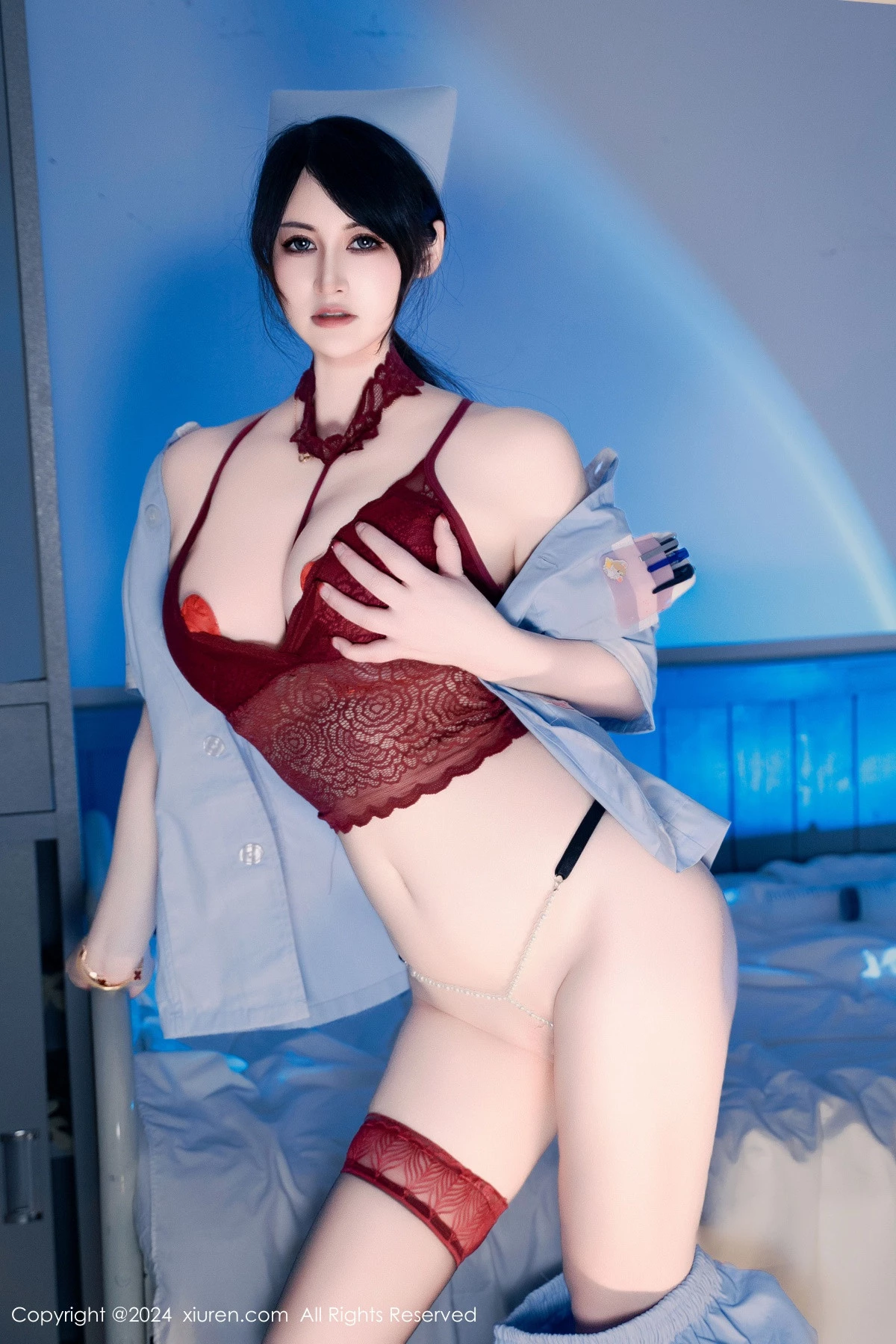 秀人集.com_[XiuRen秀人网]No.8859_模特诗诗kiki性感灰色护士服露红色蕾丝内衣秀丰满身材诱惑写真114P