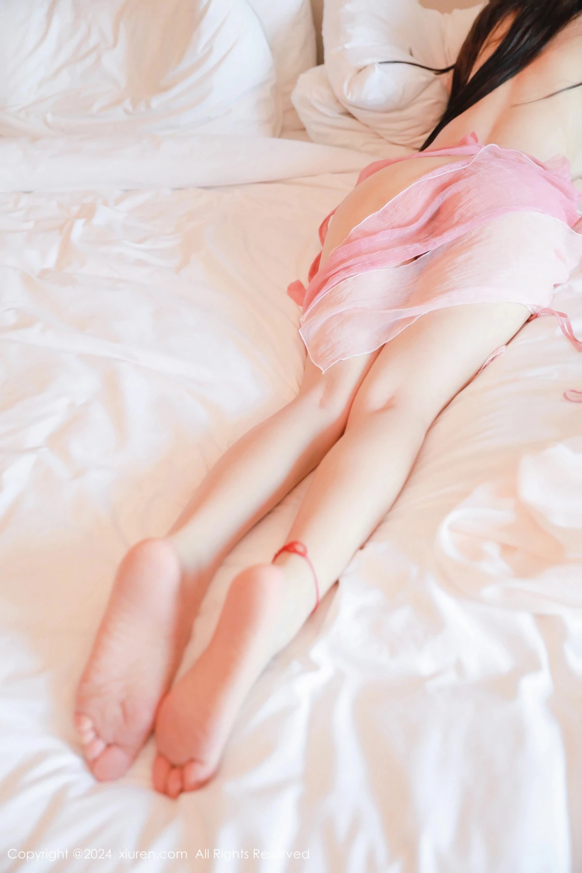 秀人集.com_[XiuRen秀人网]No.8724_模特陈柒柒性感粉色轻透布兜配粉色薄纱服饰秀丰满身材诱惑写真86P