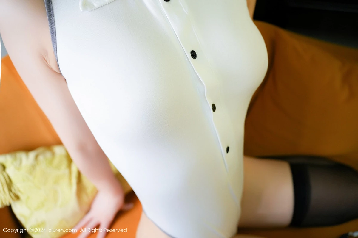 秀人集.com_[XiuRen秀人网]No.8865_模特喵喵JOJO私房性感白色连体衣配黑丝袜秀曼妙身姿诱惑写真71P