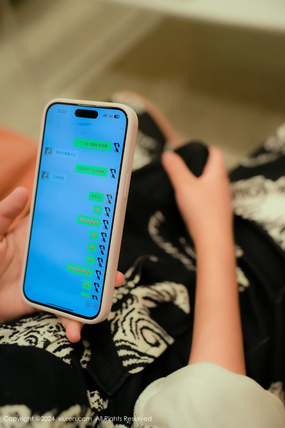 秀人集.com_[XiuRen秀人网]No.8863_模特合集女神奶呼呼Moka性感黑色连体网袜秀丰满身材诱惑写真99P