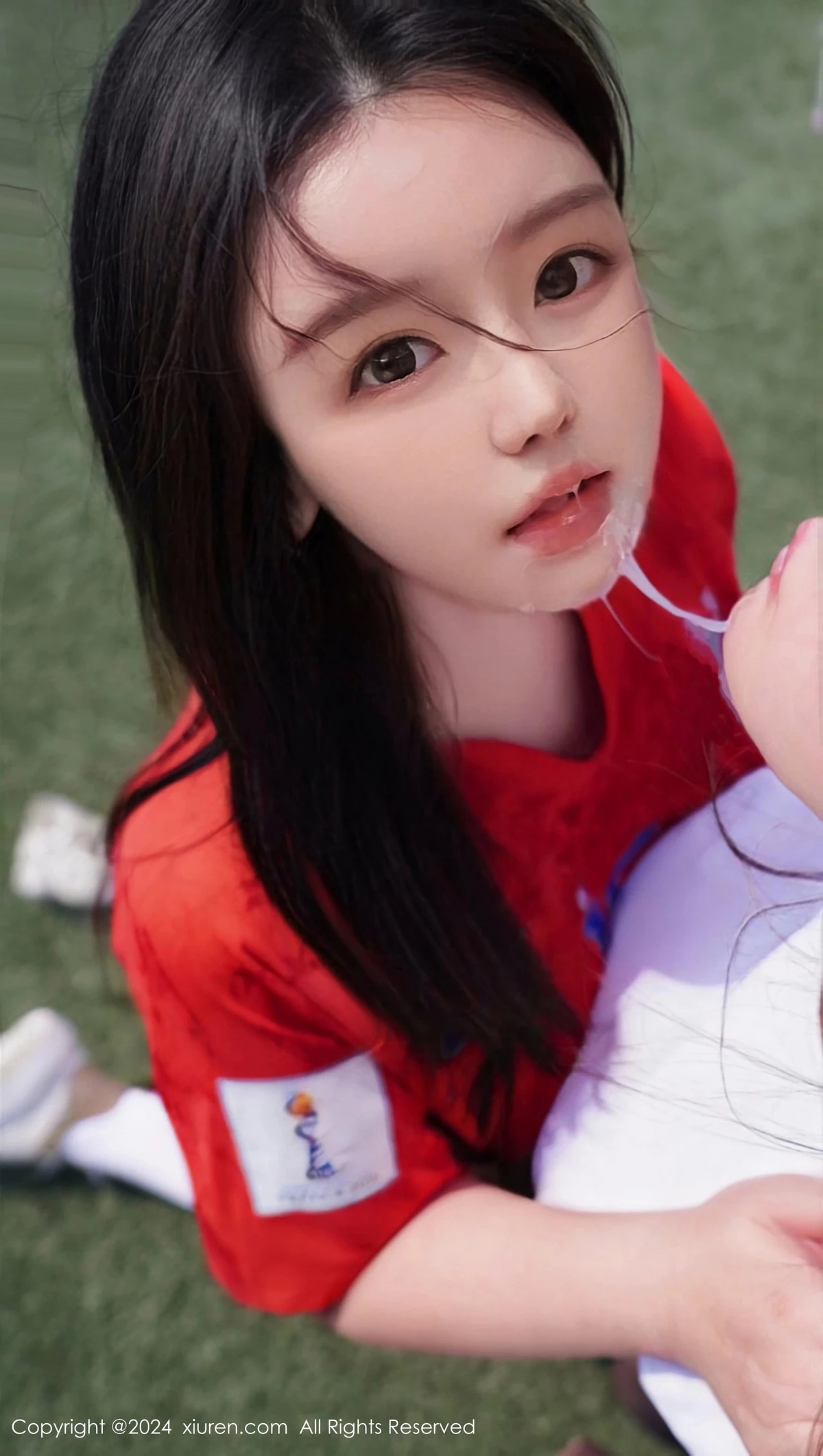 秀人集.com_[XiuRen秀人网]No.8733_模特小薯条nienie足球场景性感红色足球服饰秀曼妙身姿诱惑写真87P