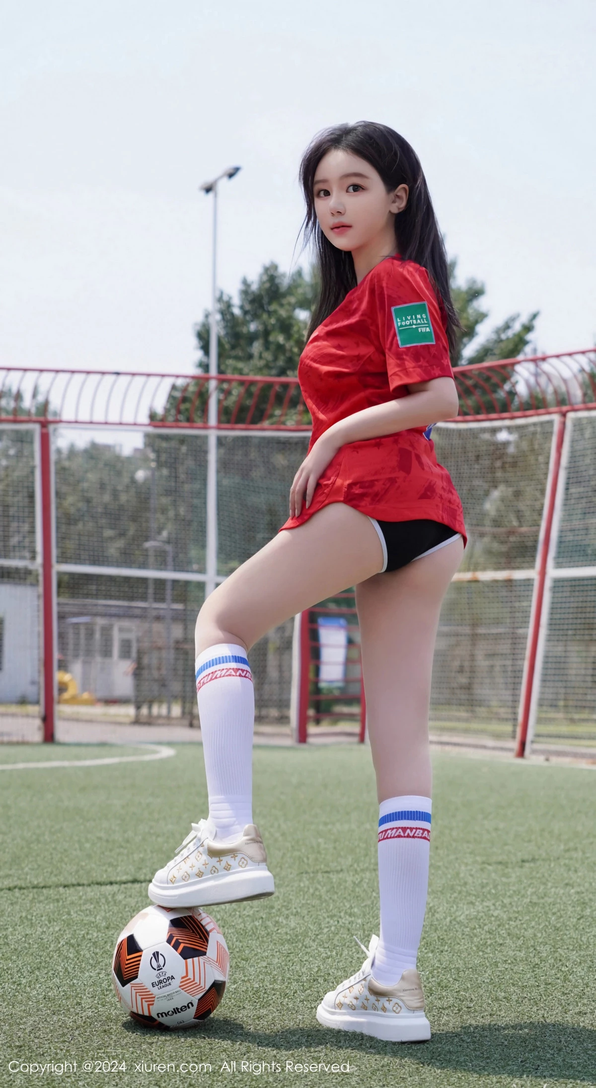 秀人集.com_[XiuRen秀人网]No.8733_模特小薯条nienie足球场景性感红色足球服饰秀曼妙身姿诱惑写真87P
