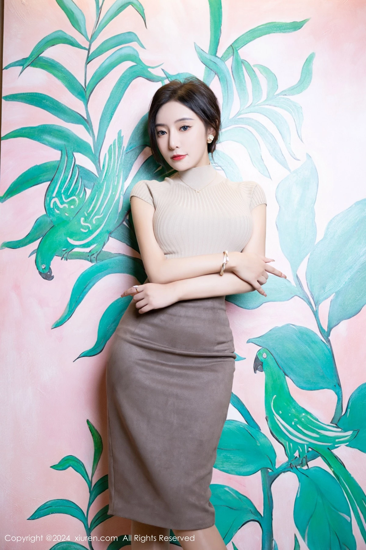 秀人集.com_[XiuRen秀人网]No.8741_女神王馨瑶yanni浅色上衣配短裙露闪亮肉丝秀丰满身姿诱惑写真80P