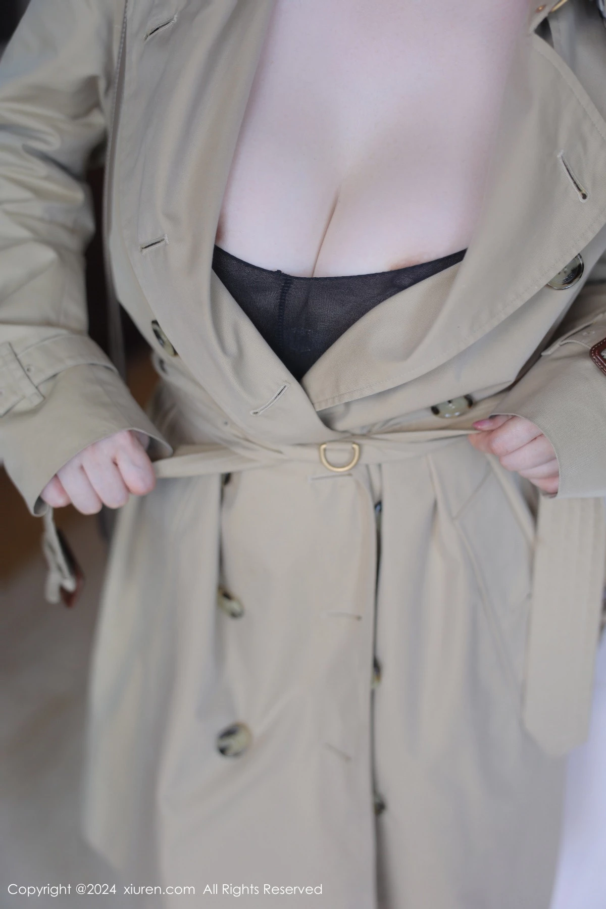 秀人集.com_[XiuRen秀人网]No.8747_模特白茹雪浅色风衣露性感黑色情趣内衣秀丰腴身姿惹火诱惑写真84P