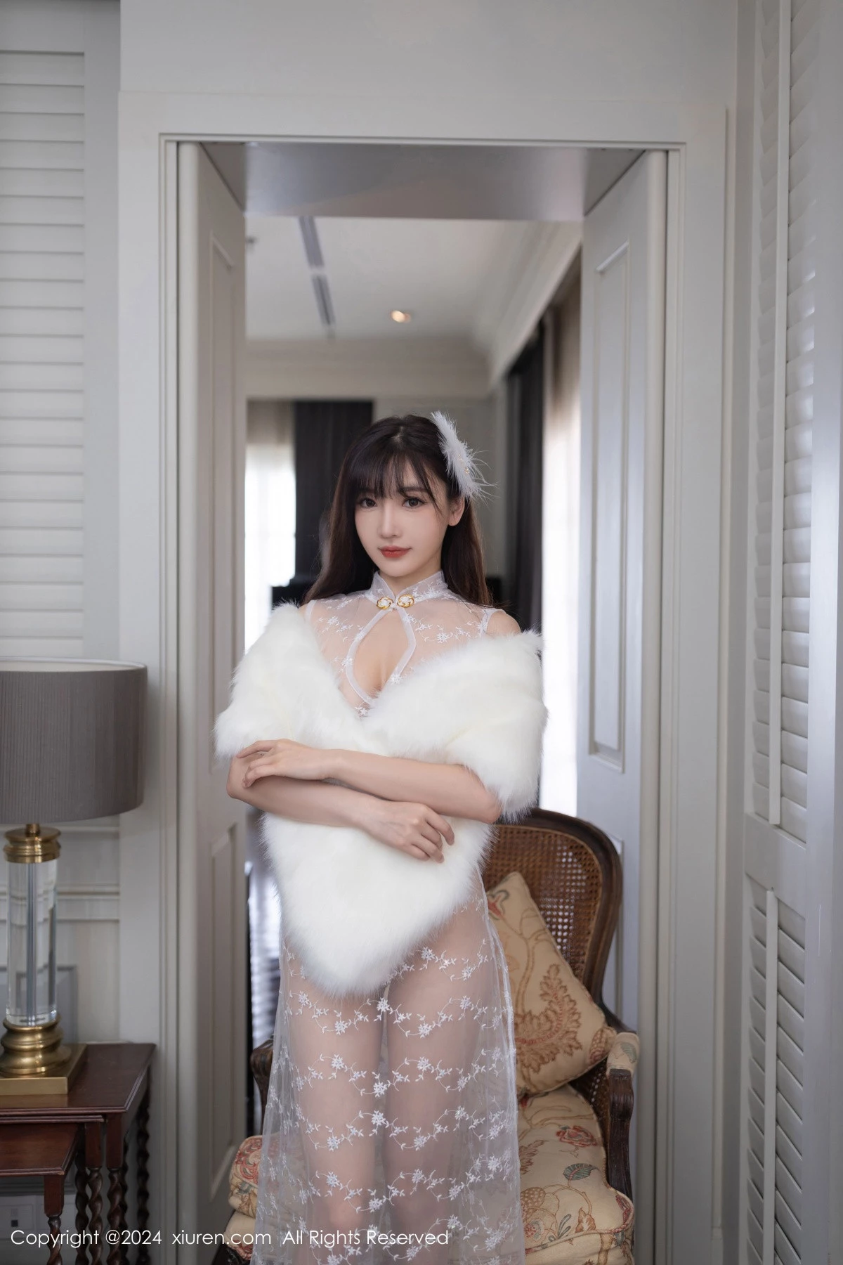 秀人集.com_[XiuRen秀人网]No.8880_模特陆萱萱性感白色透视旗袍配超薄肉丝秀惹火身材撩人诱惑写真81P