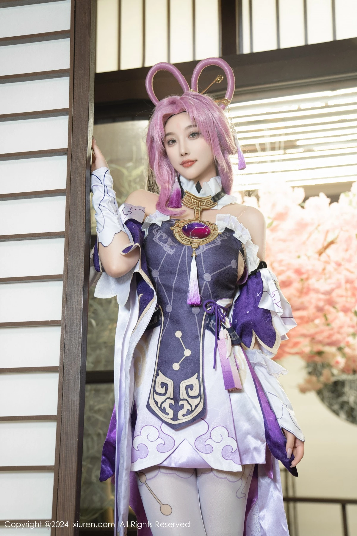 秀人集.com_[XiuRen秀人网]No.8943_女神杨晨晨Yome性感紫色Cosplay服饰配白丝袜秀丰满身材诱惑写真79P