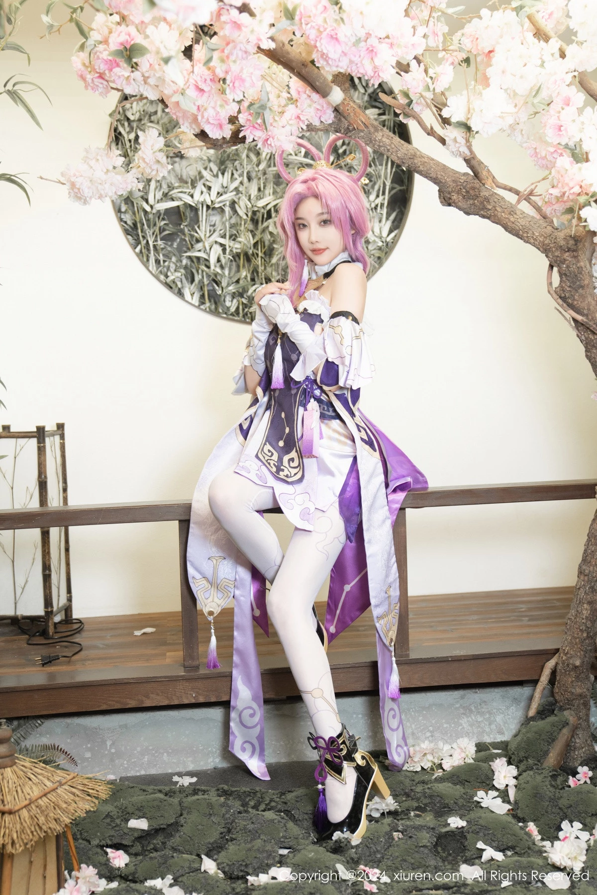 秀人集.com_[XiuRen秀人网]No.8943_女神杨晨晨Yome性感紫色Cosplay服饰配白丝袜秀丰满身材诱惑写真79P