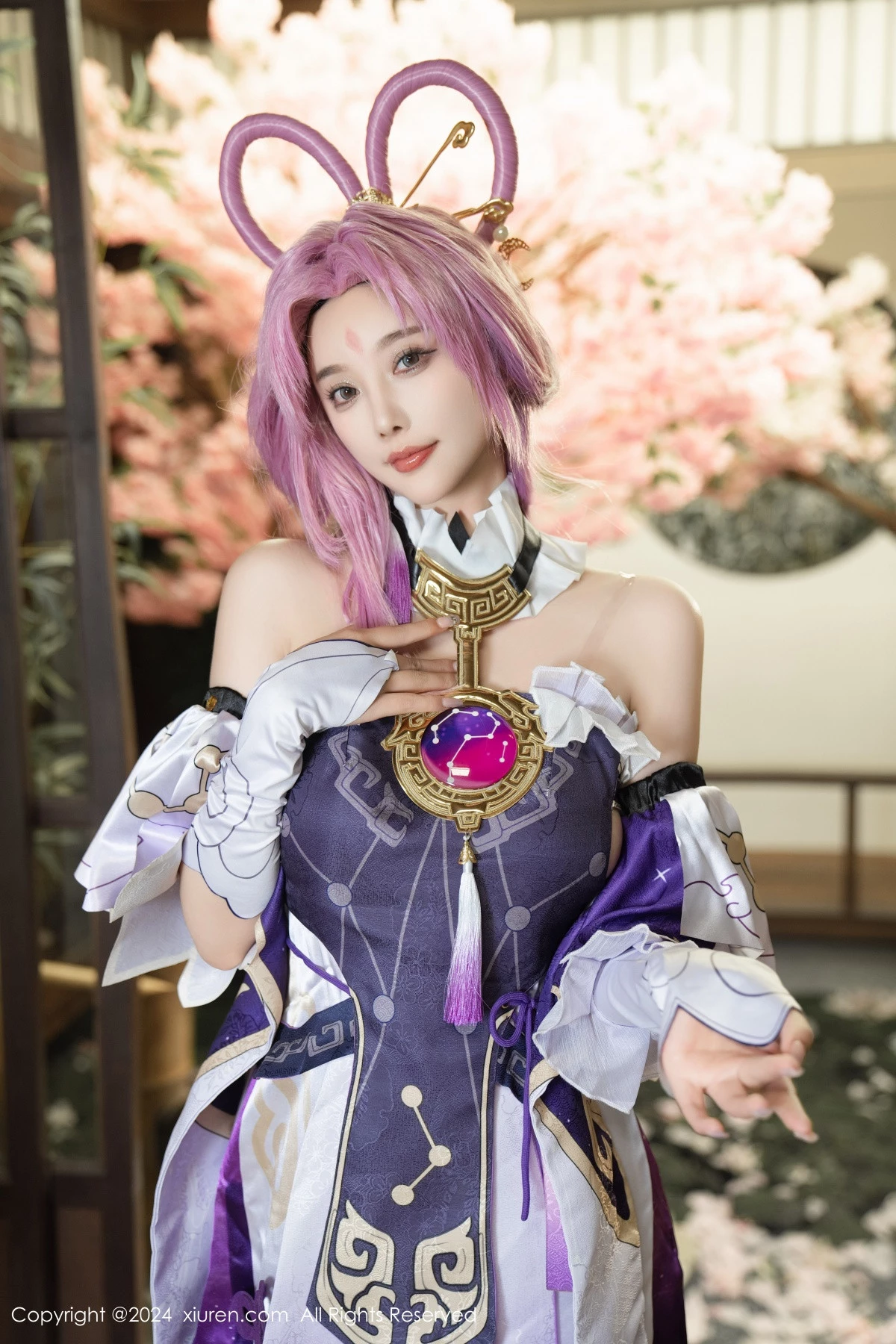 秀人集.com_[XiuRen秀人网]No.8943_女神杨晨晨Yome性感紫色Cosplay服饰配白丝袜秀丰满身材诱惑写真79P