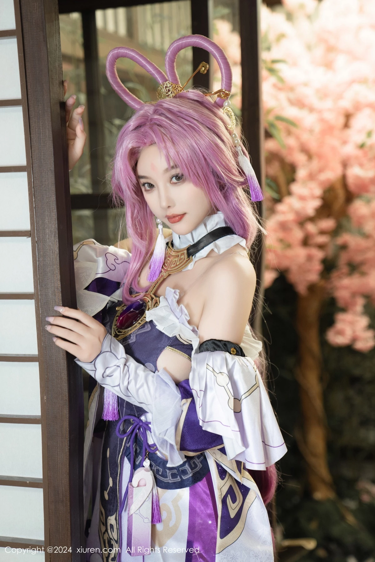秀人集.com_[XiuRen秀人网]No.8943_女神杨晨晨Yome性感紫色Cosplay服饰配白丝袜秀丰满身材诱惑写真79P