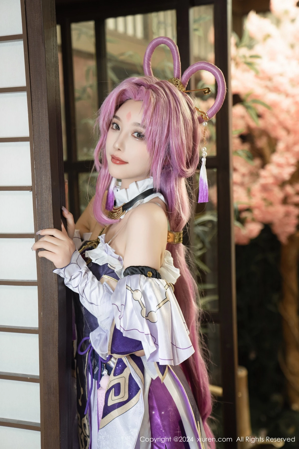 秀人集.com_[XiuRen秀人网]No.8943_女神杨晨晨Yome性感紫色Cosplay服饰配白丝袜秀丰满身材诱惑写真79P