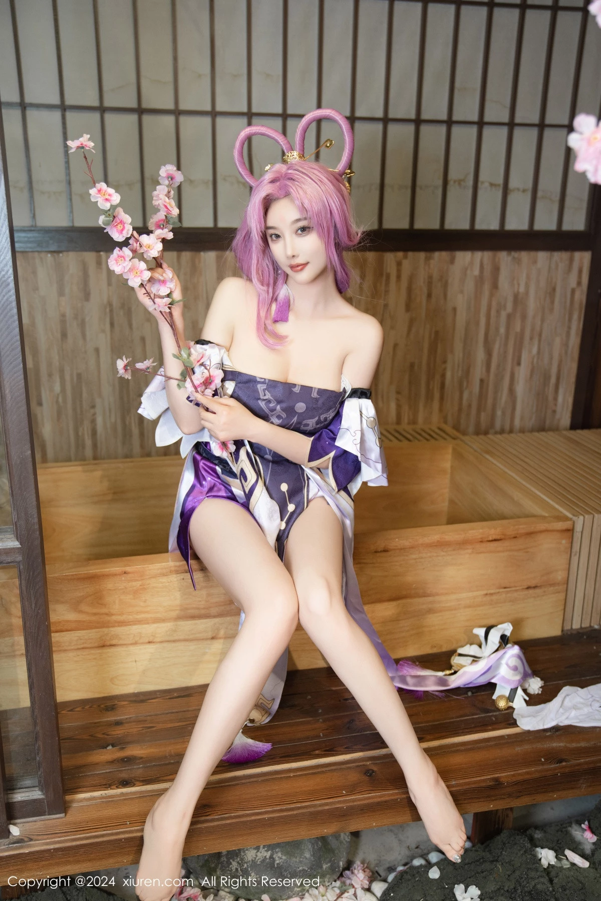 秀人集.com_[XiuRen秀人网]No.8943_女神杨晨晨Yome性感紫色Cosplay服饰配白丝袜秀丰满身材诱惑写真79P