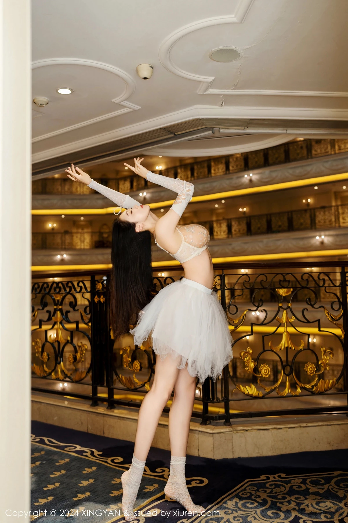 秀人集.com_[XINGYAN星颜社]VOL.262_模特清妙性感轻透内衣配白色芭蕾舞短裙秀翘臀美腿诱惑写真82P