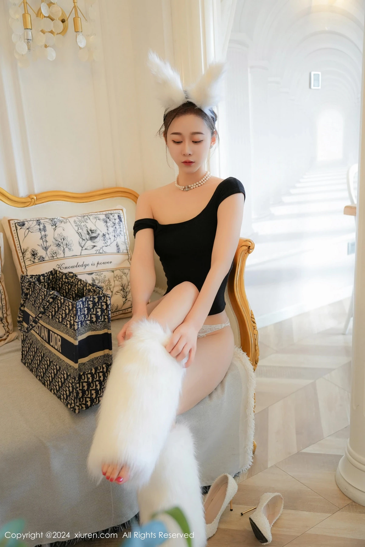 秀人集.com_[XiuRen秀人网]No.8955_模特喵喵JOJO黑色连衣裙露白色情趣内衣秀曼妙身姿诱惑写真80P