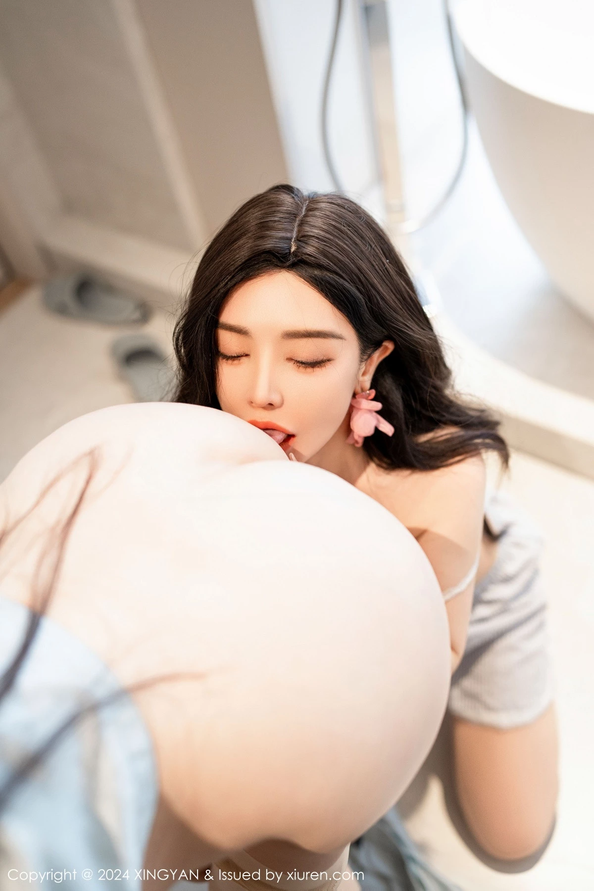 秀人集.com_[XINGYAN星颜社]VOL.258_模特潘思沁＆李丽莎厨房场景性感睡衣系列秀完美身材诱惑写真80P