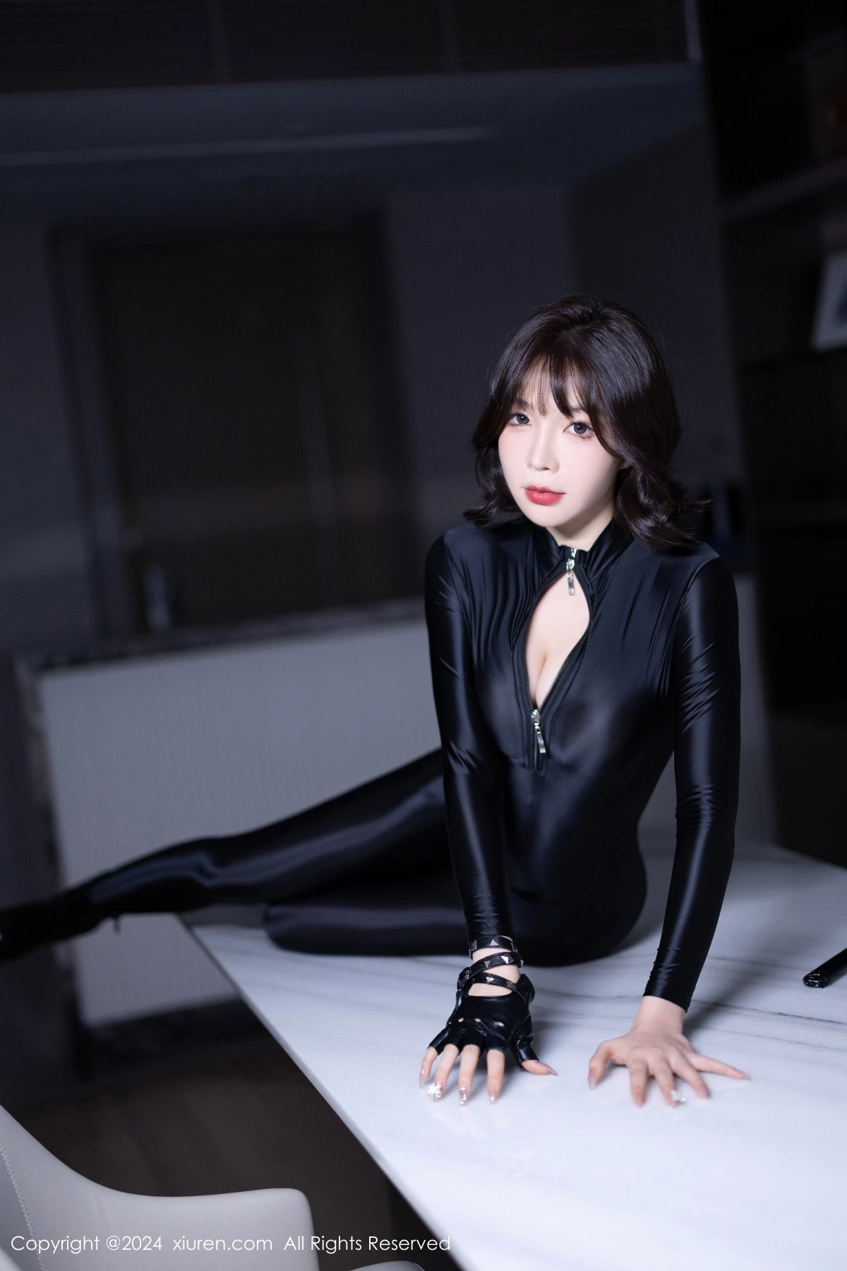 秀人集.com_[XiuRen秀人网]No.8987_女神徐莉芝Booty黑色连体皮衣+红色情趣内衣秀惹火身材诱惑写真93P