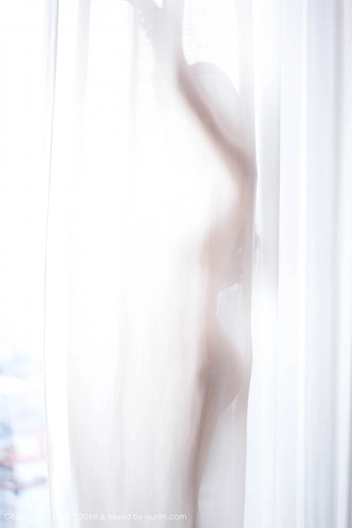 秀人集.com_[YouMi尤蜜荟]Vol.1091_模特允爾私房性感金色镂空连衣裙半脱秀丰满身材惹火诱惑写真69P