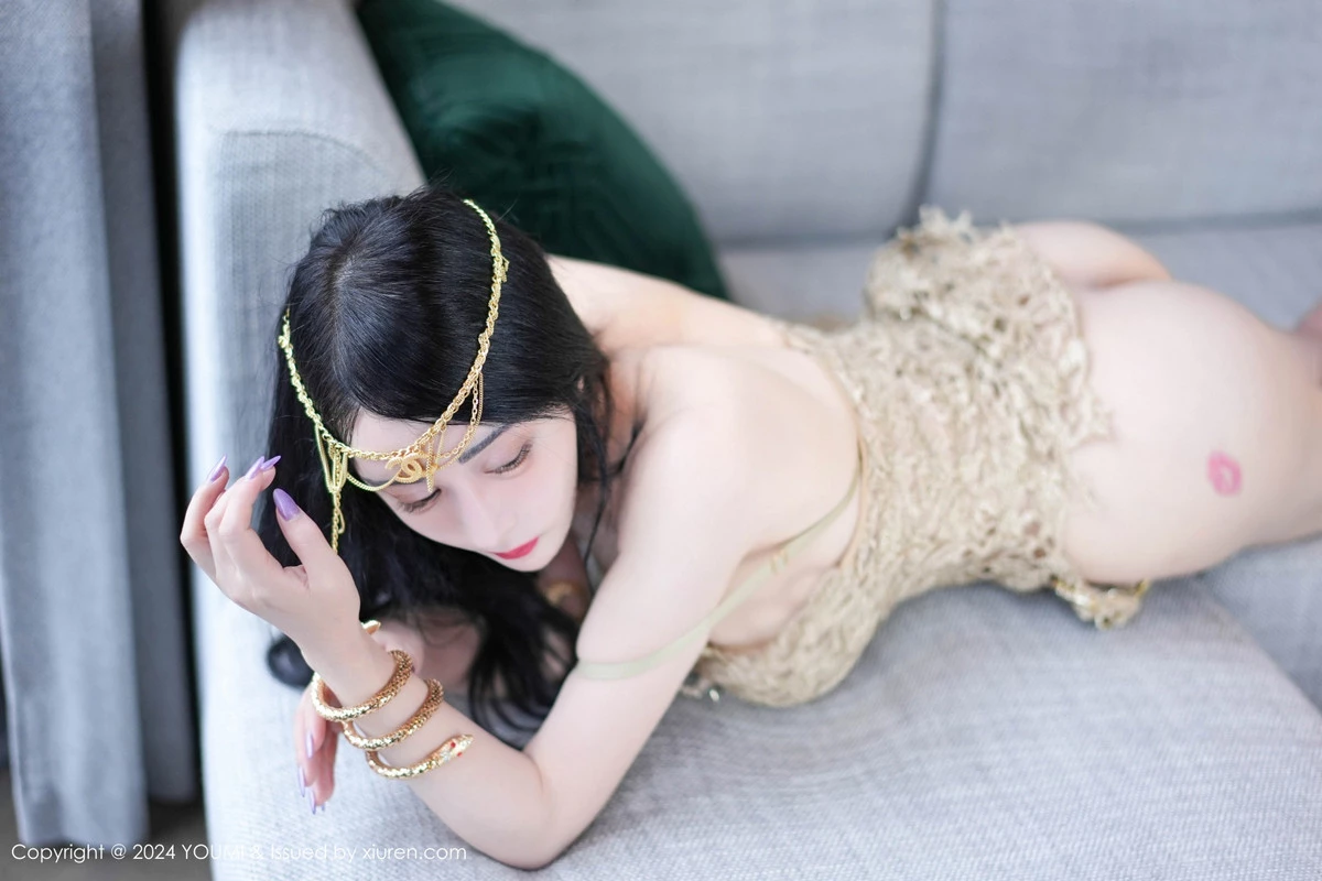 秀人集.com_[YouMi尤蜜荟]Vol.1091_模特允爾私房性感金色镂空连衣裙半脱秀丰满身材惹火诱惑写真69P