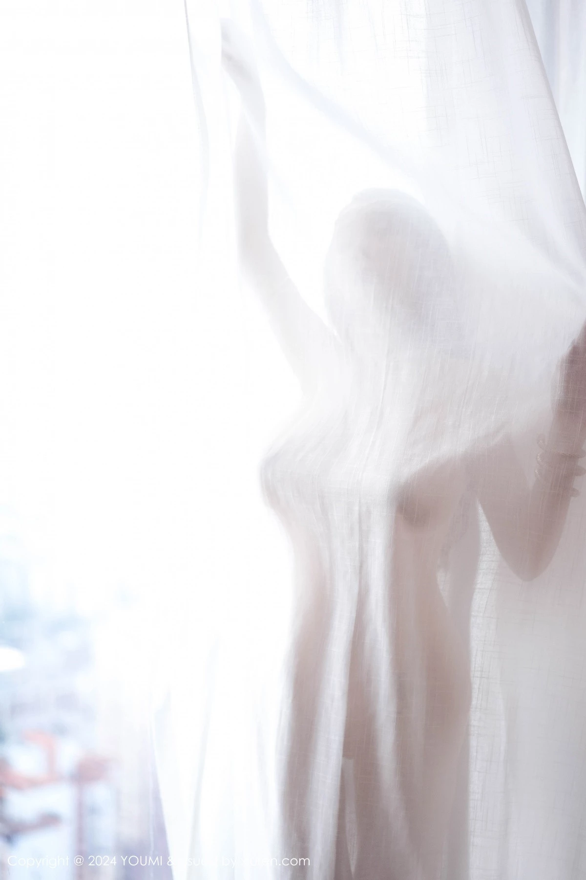 秀人集.com_[YouMi尤蜜荟]Vol.1091_模特允爾私房性感金色镂空连衣裙半脱秀丰满身材惹火诱惑写真69P