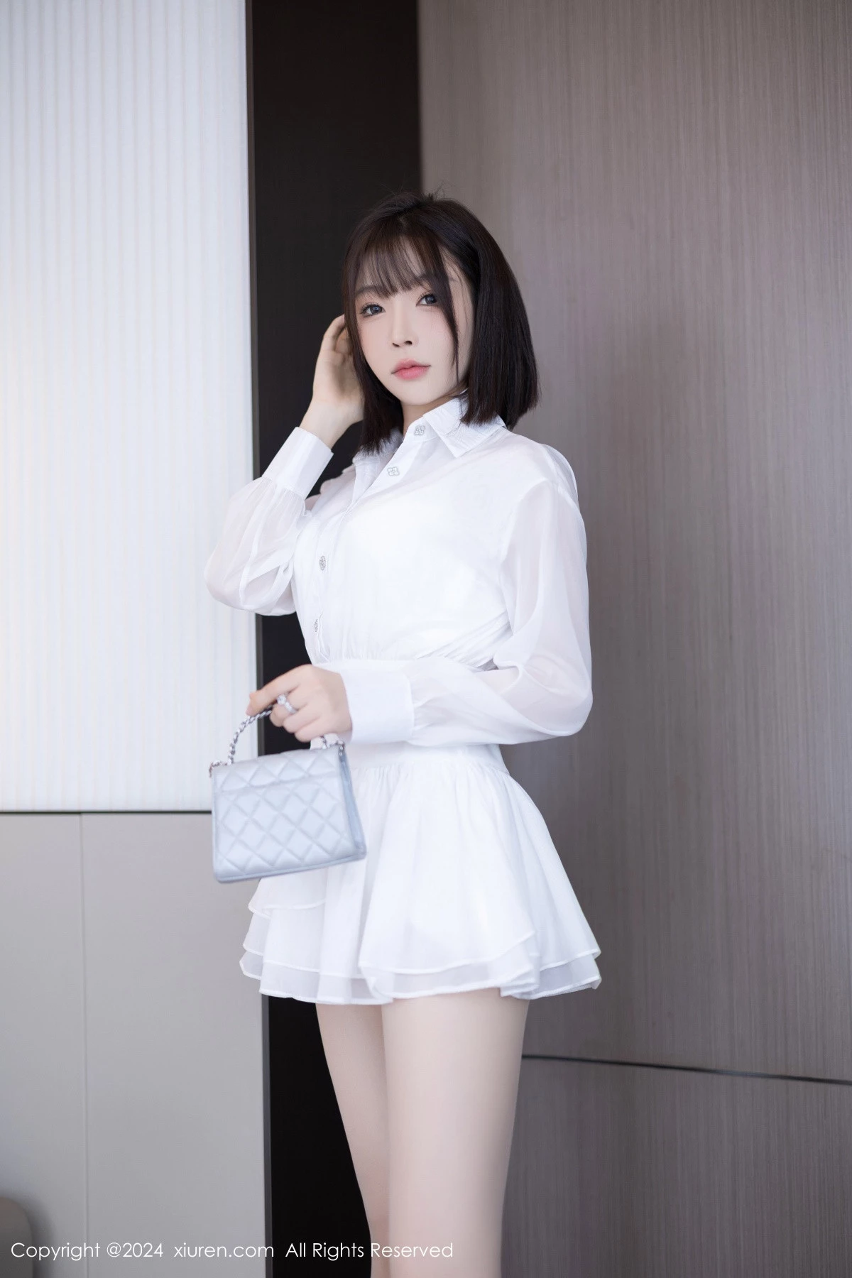 秀人集.com_[XiuRen秀人网]No.9020_女神徐莉芝Booty性感白色连衣短裙配开档白丝秀完美身材诱惑写真94P