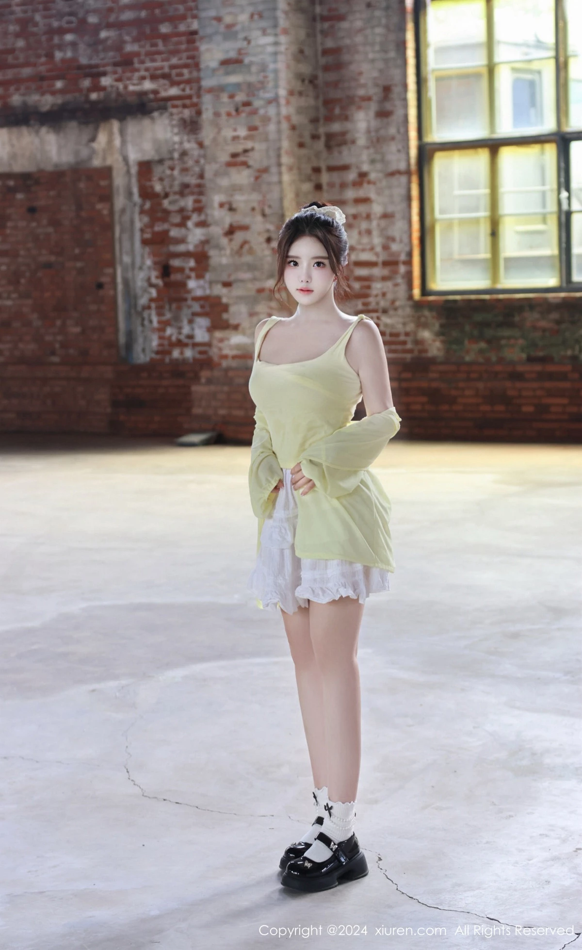 秀人集.com_[XiuRen秀人网]No.9024_模特小薯条nienie性感黄色上衣配白色短裙秀曼妙身姿迷人写真89P