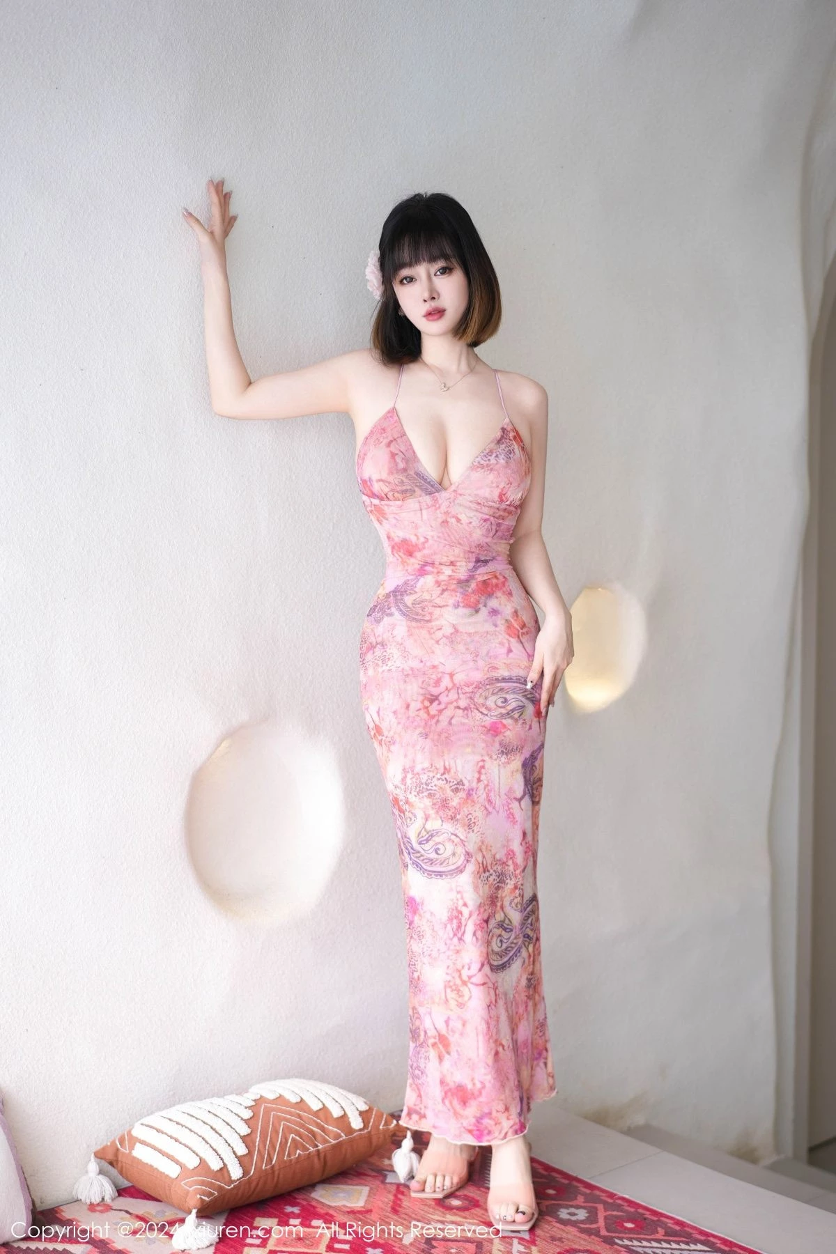 秀人集.com_[XiuRen秀人网]No.9025_女神王雨纯性感粉色吊带长裙低胸秀曼妙身姿迷人诱惑写真71P