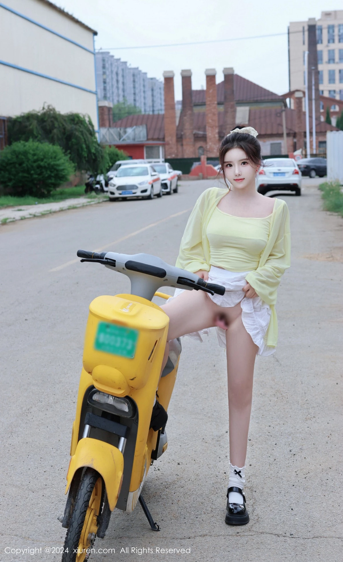秀人集.com_[XiuRen秀人网]No.9024_模特小薯条nienie性感黄色上衣配白色短裙秀曼妙身姿迷人写真89P